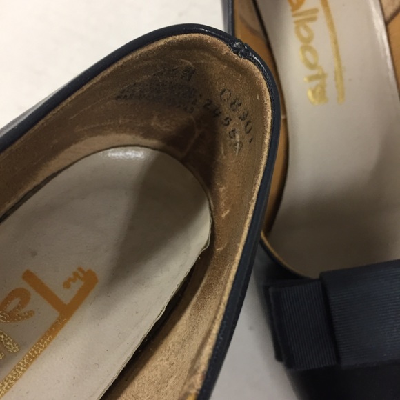 Vintage Talbots Dark Navy Leather Shoes - Picture 10 of 11